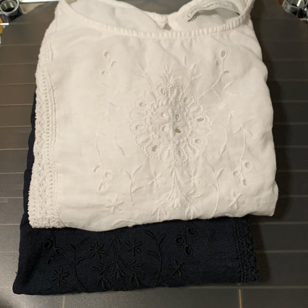 COPY - Black/White Abercrombie top size S